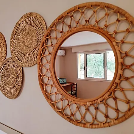 Apartman Almarea, A House Between The Sea And Olive Trees *