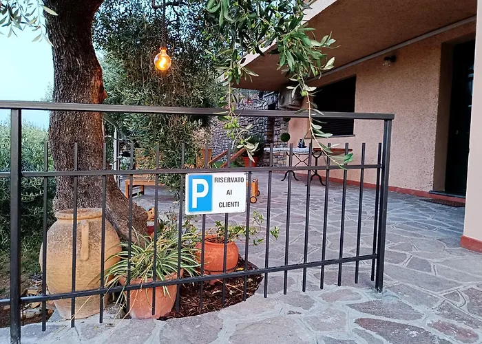 Apartamento Almarea, A House Between The Sea And Olive Trees *